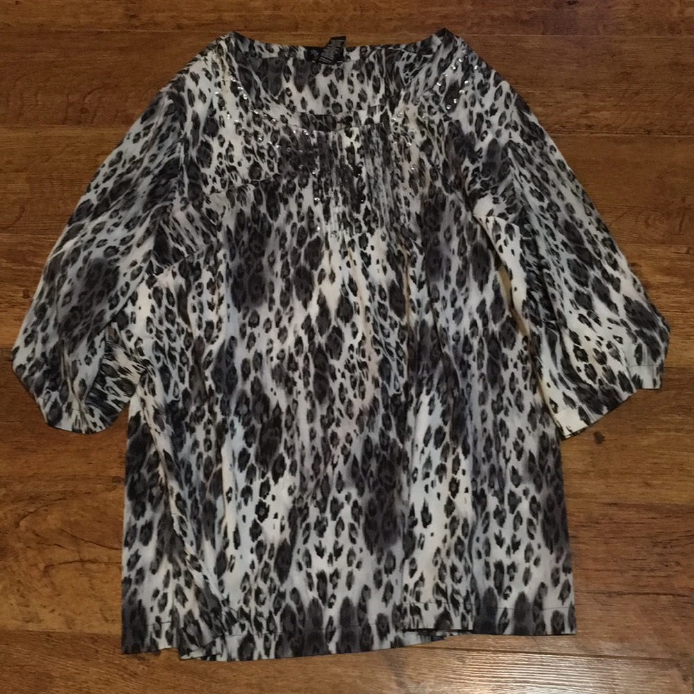 Maggie Barnes Women’s Top